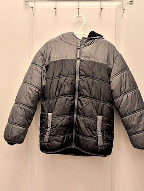Eddie Bauer Boys Black Puffer Jacket